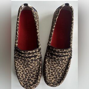 NEW Rothy’s The Driver Little Cat, size 9 leopard animal print washable loafer